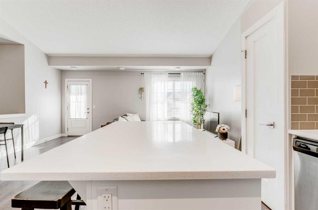 165 Evanscrest Gardens Nw, Calgary, AB - Indoor Photo Showing Other Room