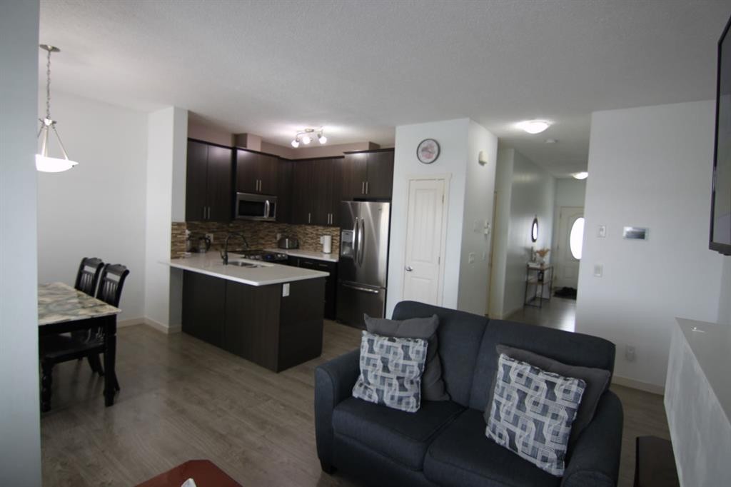 337 Copperpond Landing Se, Calgary, AB - Indoor Photo Showing Other Room