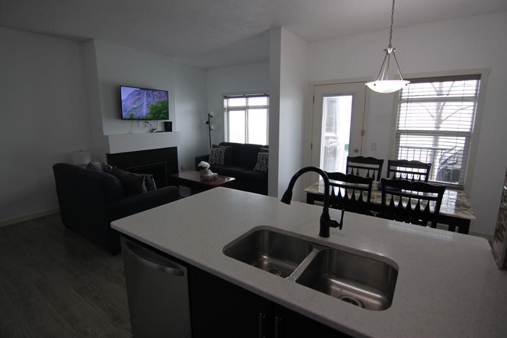 337 Copperpond Landing Se, Calgary, AB - Indoor Photo Showing Other Room