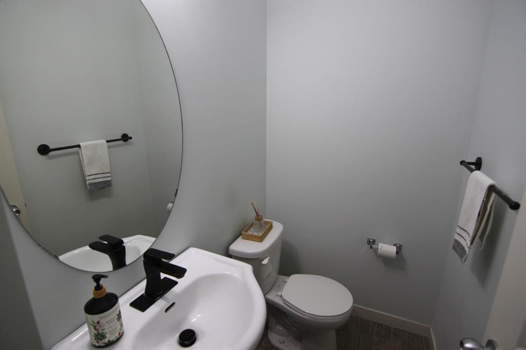 337 Copperpond Landing Se, Calgary, AB - Indoor Photo Showing Bathroom