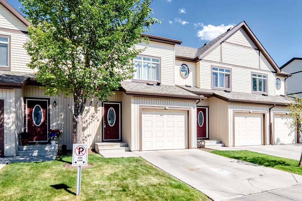 337 Copperpond Landing Se, Calgary, AB - Outdoor With Facade