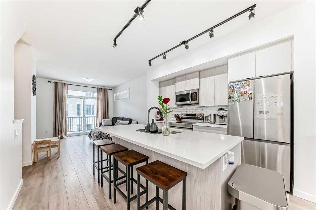 76 Walgrove Common Se, Calgary, AB - Indoor Photo Showing Kitchen