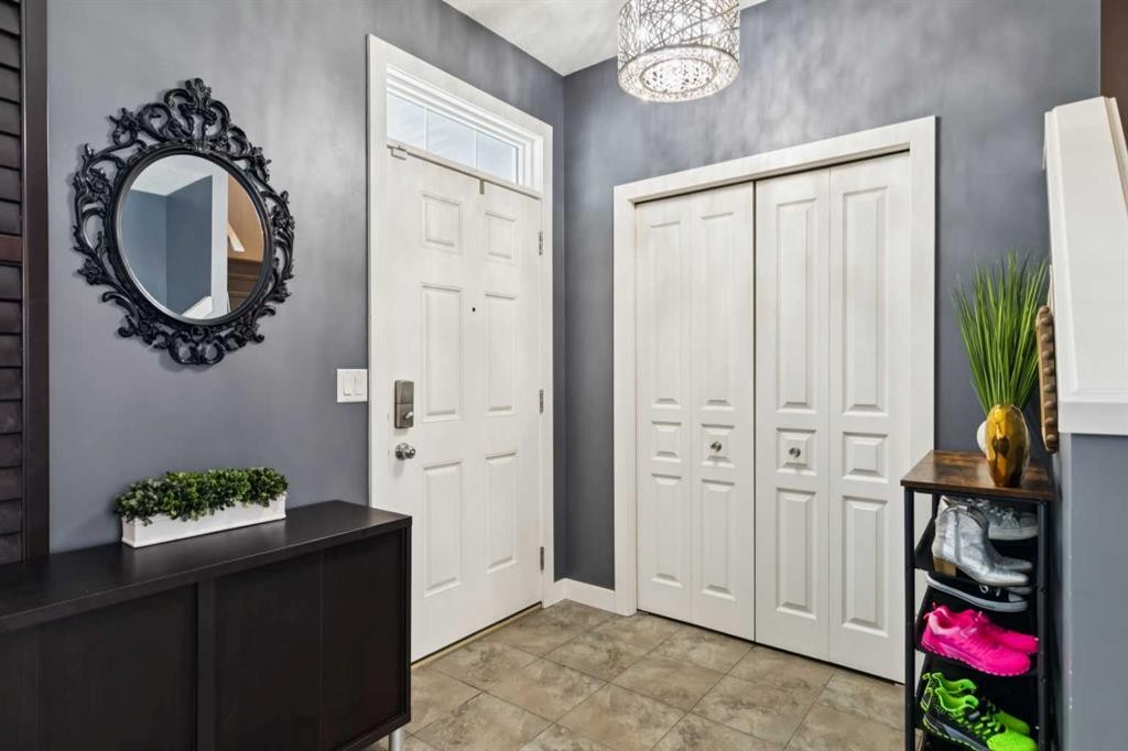 231 Prestwick Point Se, Calgary, AB - Indoor Photo Showing Other Room