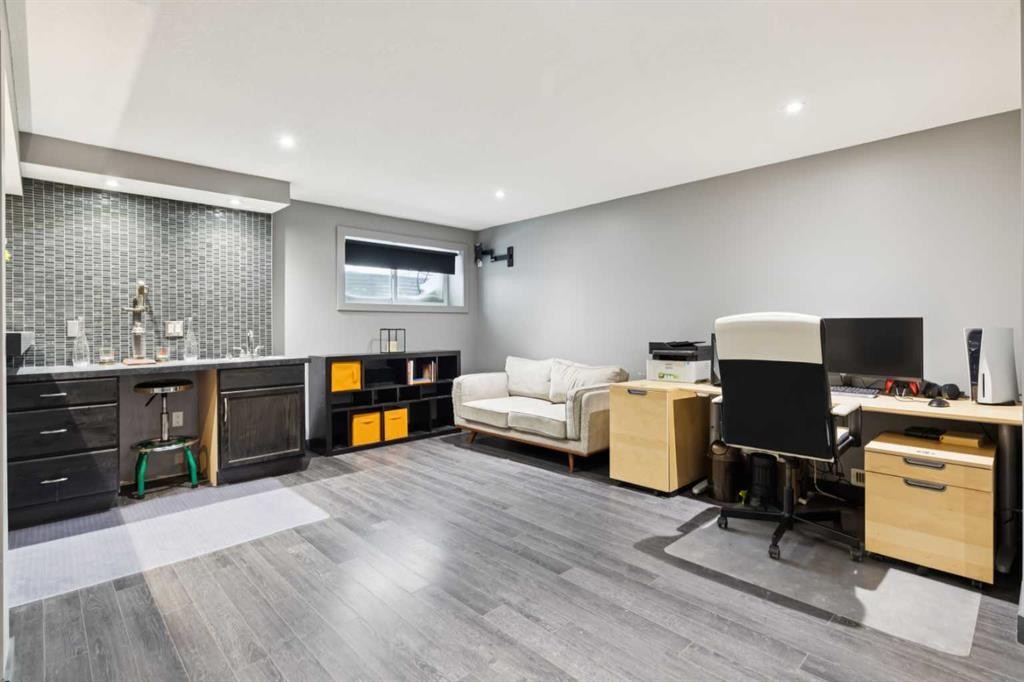 231 Prestwick Point Se, Calgary, AB - Indoor Photo Showing Office