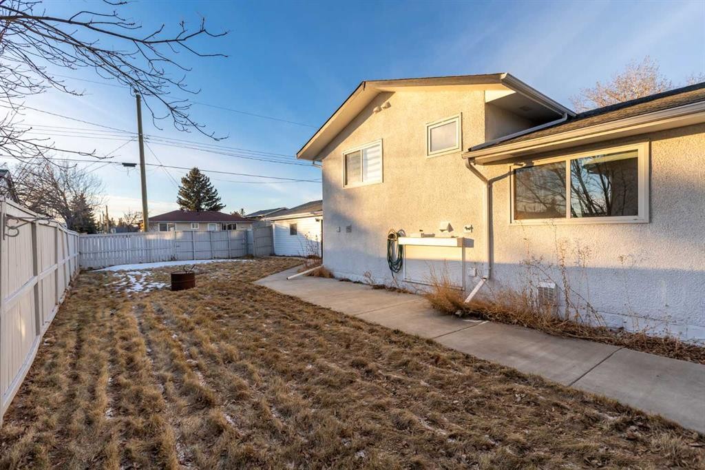 6163 Penworth Road Se, Calgary, AB - Outdoor