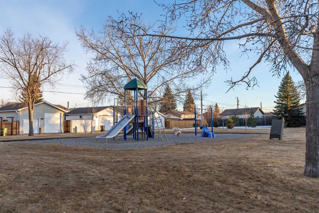 6163 Penworth Road Se, Calgary, AB - Outdoor