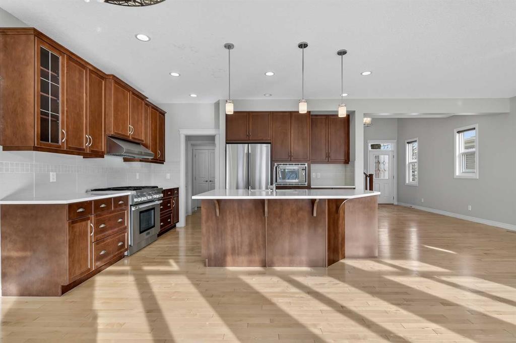 182 Cranarch Place Se, Calgary, AB - Indoor Photo Showing Kitchen With Upgraded Kitchen
