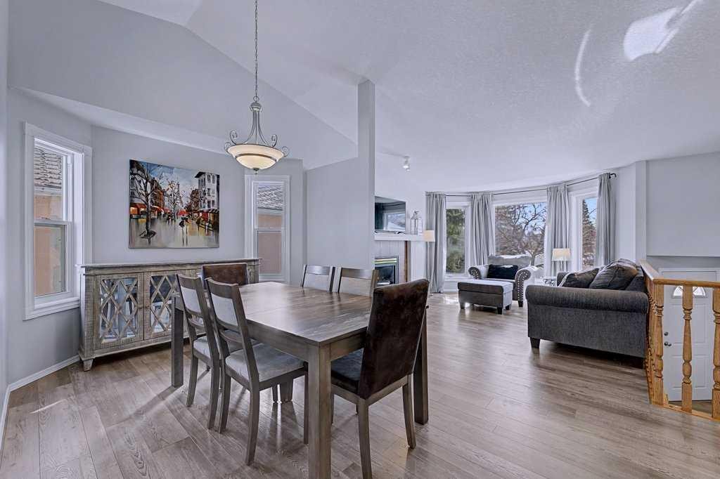 24 Sunlake Circle Se, Calgary, AB - Indoor Photo Showing Dining Room