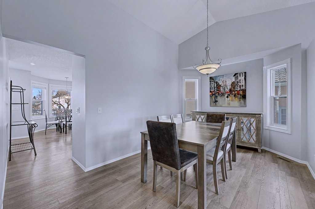 24 Sunlake Circle Se, Calgary, AB - Indoor Photo Showing Dining Room