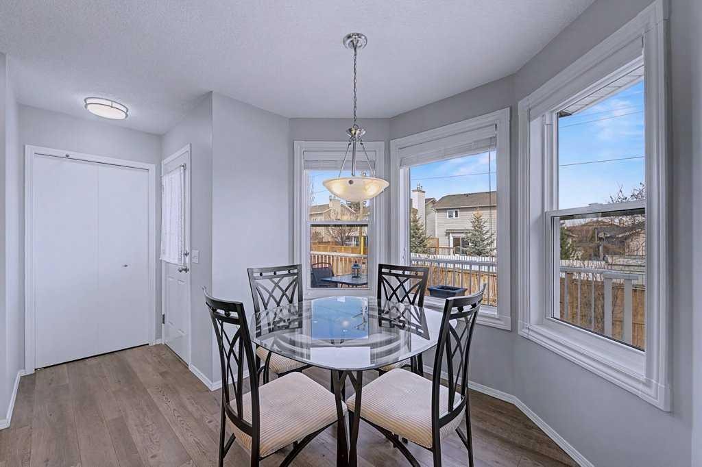 24 Sunlake Circle Se, Calgary, AB - Indoor Photo Showing Dining Room