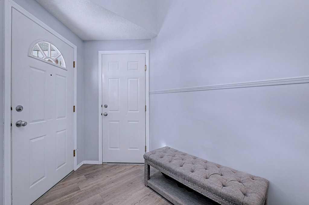 24 Sunlake Circle Se, Calgary, AB - Indoor