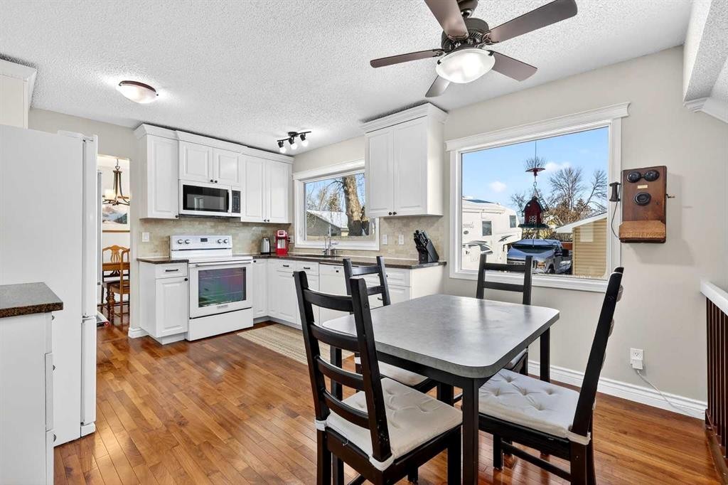 168 Midlake Boulevard Se, Calgary, AB - Indoor