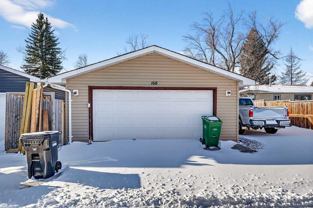 168 Midlake Boulevard Se, Calgary, AB - Outdoor