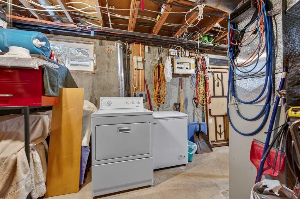 353 Regal Park Ne, Calgary, AB - Indoor Photo Showing Basement