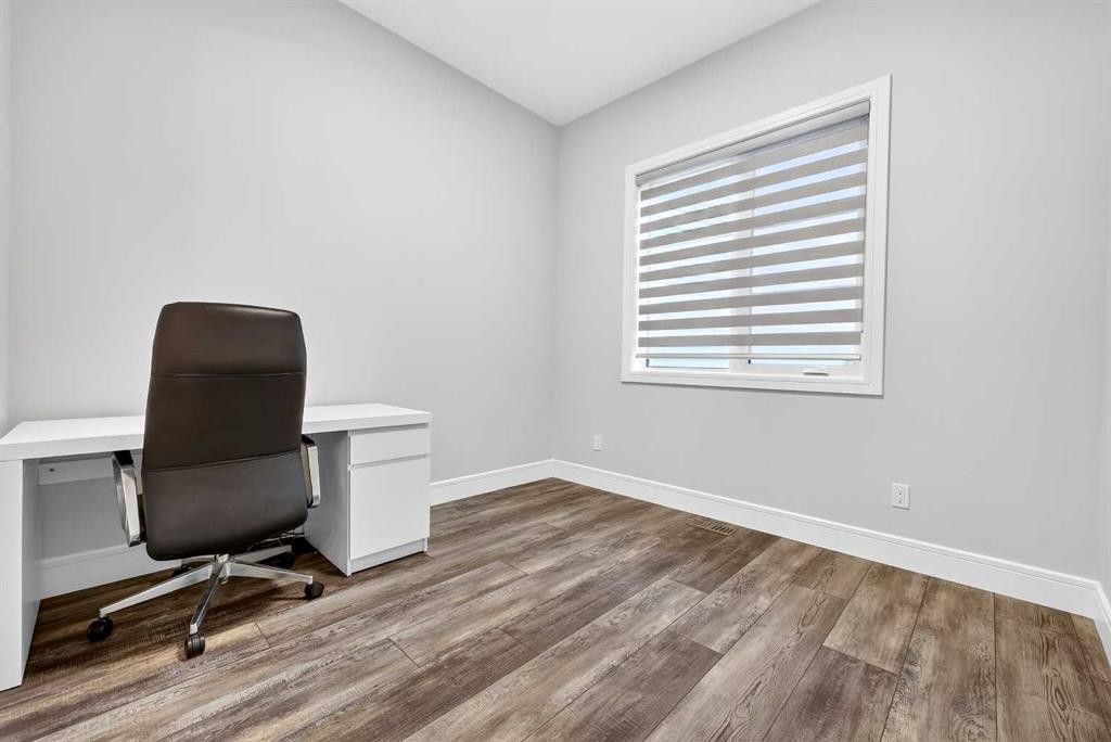 95 Rock Lake View Nw, Calgary, AB - Indoor Photo Showing Office