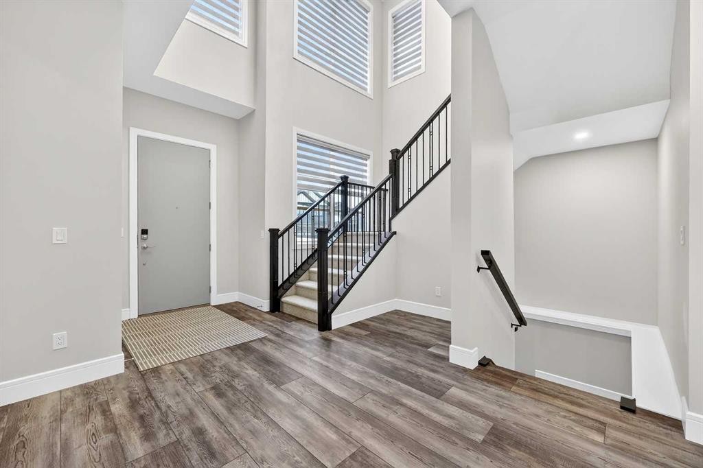 95 Rock Lake View Nw, Calgary, AB - Indoor Photo Showing Other Room