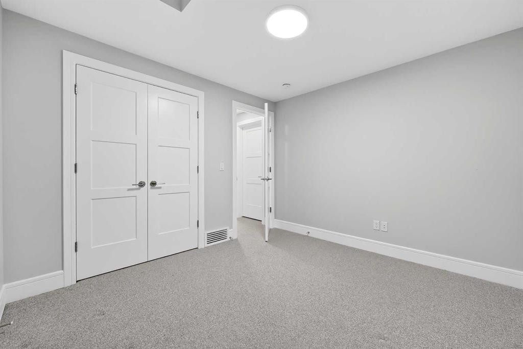 95 Rock Lake View Nw, Calgary, AB - Indoor Photo Showing Other Room