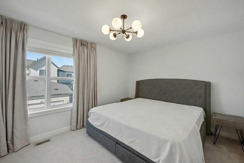 123 Treeline View Sw, Calgary, AB - Indoor Photo Showing Bedroom