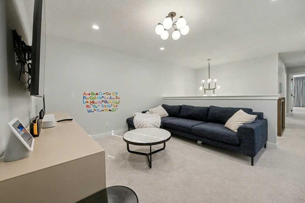 123 Treeline View Sw, Calgary, AB - Indoor
