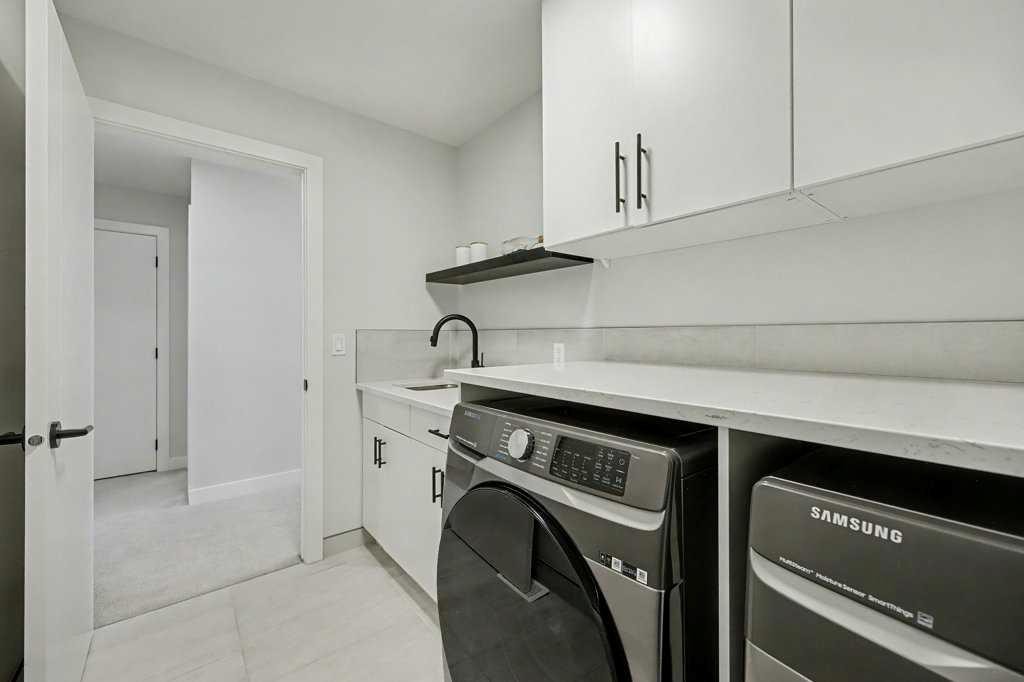 123 Treeline View Sw, Calgary, AB - Indoor Photo Showing Laundry Room