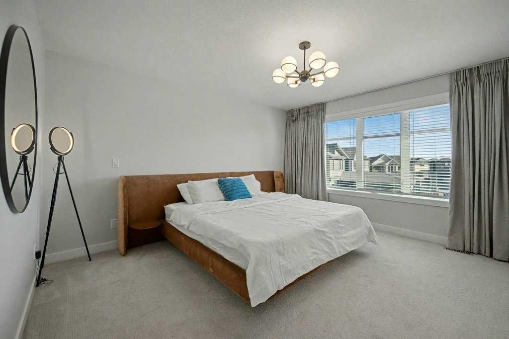 123 Treeline View Sw, Calgary, AB - Indoor Photo Showing Bedroom