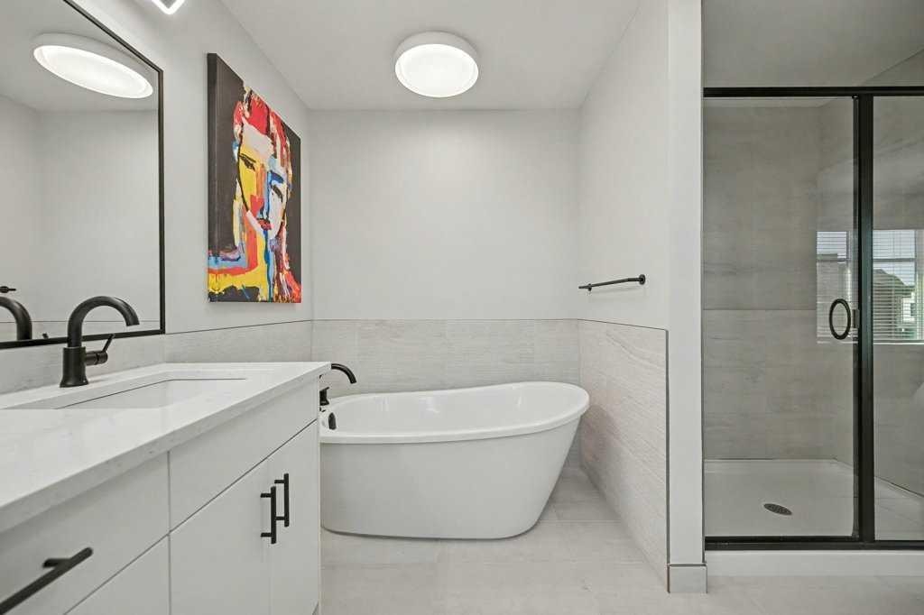 123 Treeline View Sw, Calgary, AB - Indoor Photo Showing Bathroom