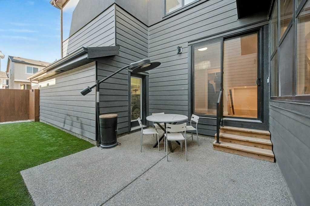 123 Treeline View Sw, Calgary, AB - Outdoor With Exterior