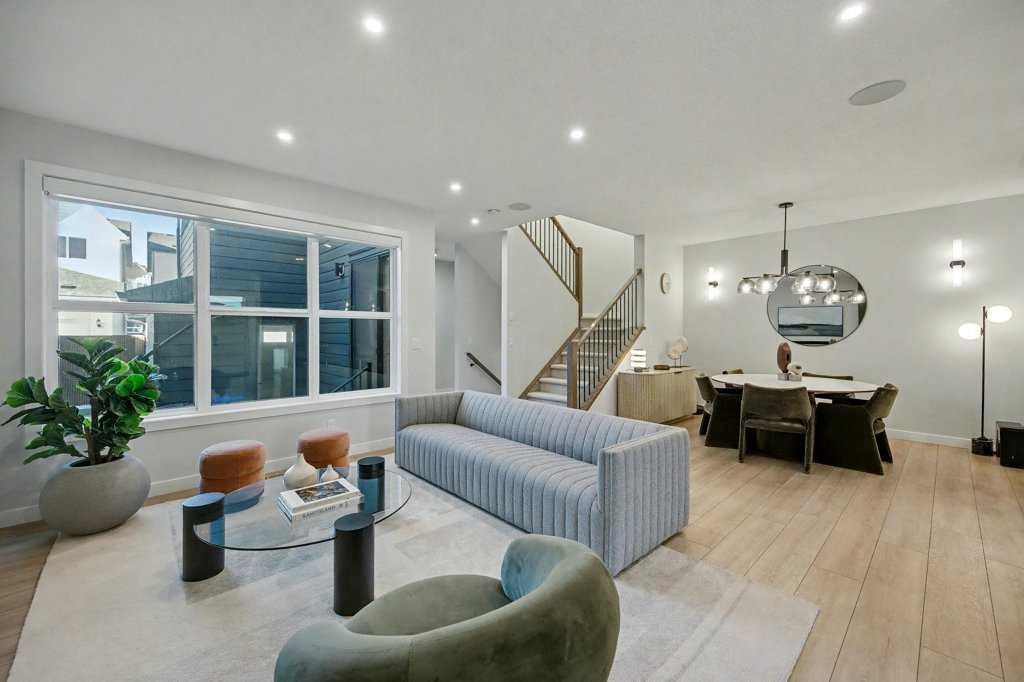 123 Treeline View Sw, Calgary, AB - Indoor Photo Showing Living Room
