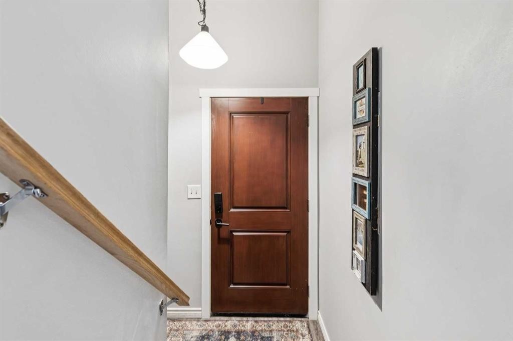 23 Dovercliffe Way Se, Calgary, AB - Indoor Photo Showing Other Room