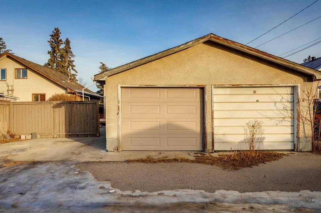 23 Dovercliffe Way Se, Calgary, AB - Outdoor With Exterior