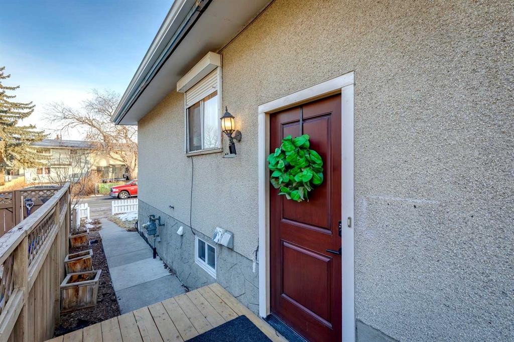 23 Dovercliffe Way Se, Calgary, AB - Outdoor With Exterior
