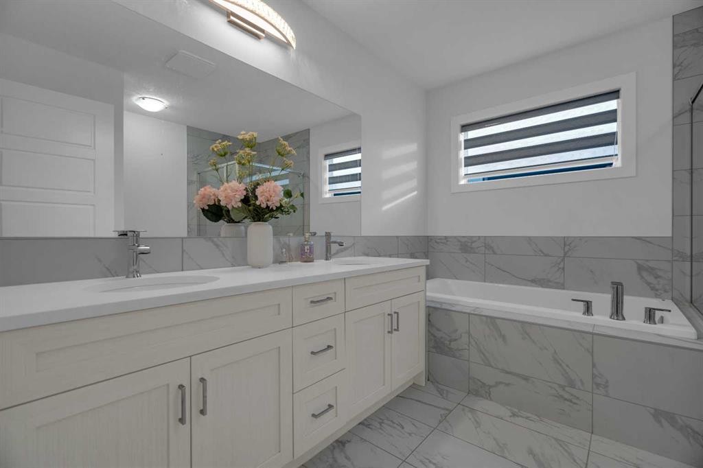 #208 Dawson Harbour Heights, Chestermere, AB - Indoor Photo Showing Bathroom