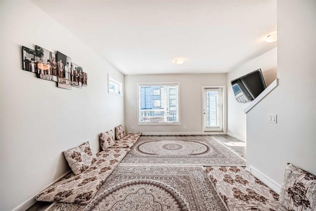 30 Evanscrest Park Nw, Calgary, AB - Indoor Photo Showing Other Room