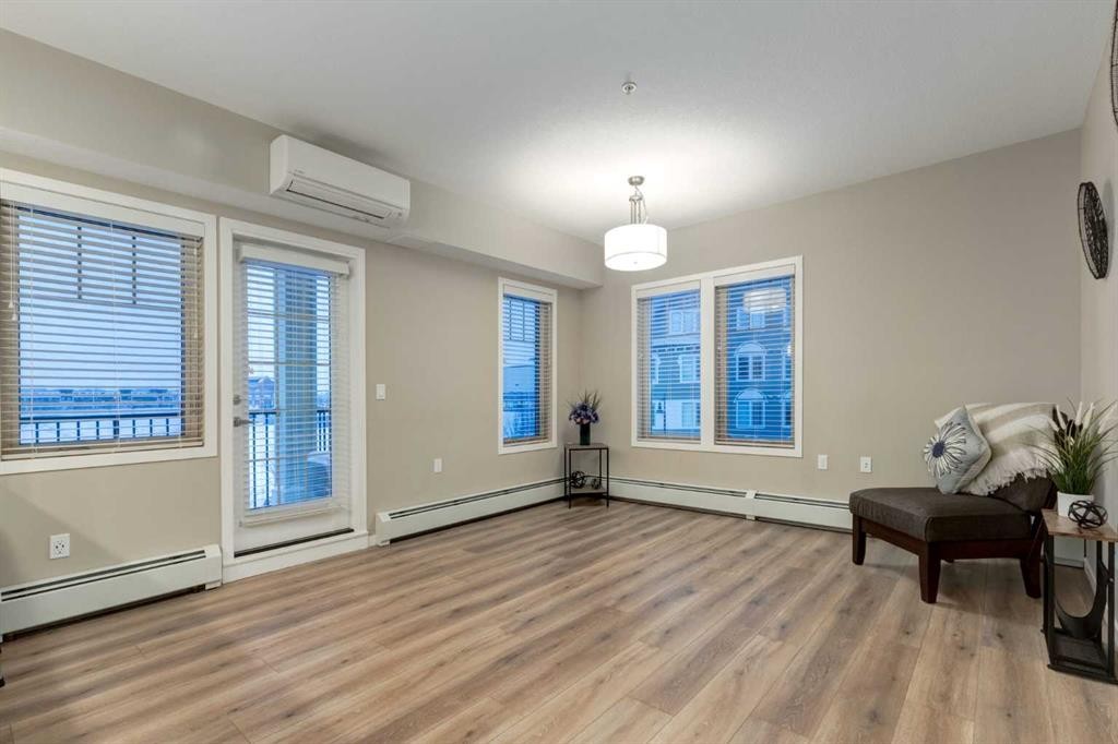 316-30 Mahogany Mews Se, Calgary, AB - Indoor Photo Showing Other Room