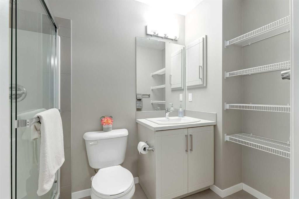 316-30 Mahogany Mews Se, Calgary, AB - Indoor Photo Showing Bathroom