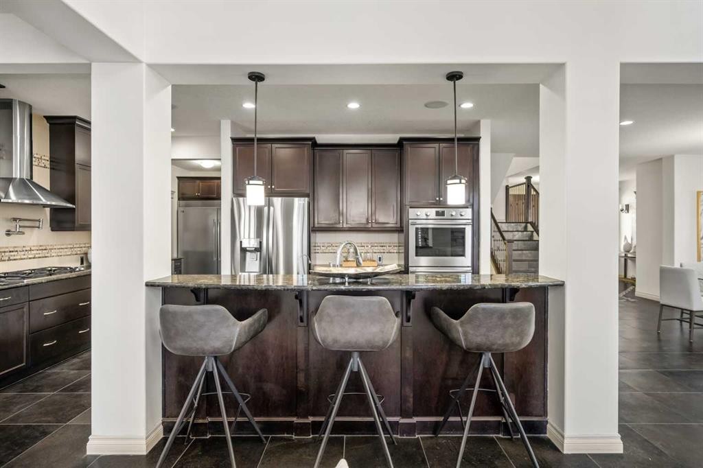 151 Mahogany Bay Se, Calgary, AB - Indoor Photo Showing Kitchen With Stainless Steel Kitchen With Upgraded Kitchen