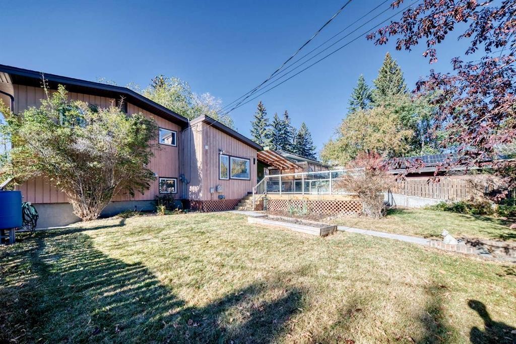 91 Chisholm Crescent Nw, Calgary, AB - Outdoor