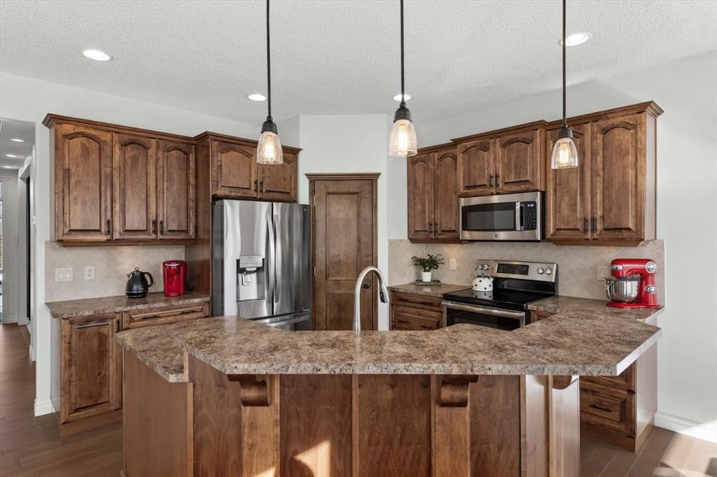 800 Prestwick Circle Se, Calgary, AB - Indoor Photo Showing Kitchen With Stainless Steel Kitchen With Upgraded Kitchen