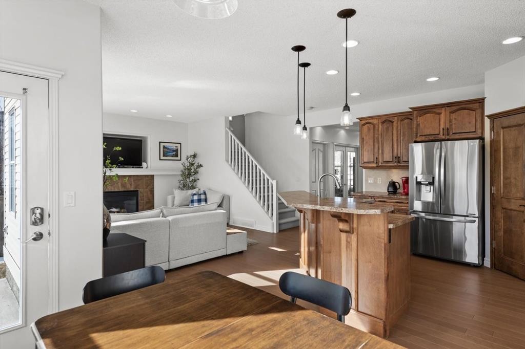 800 Prestwick Circle Se, Calgary, AB - Indoor Photo Showing Kitchen With Stainless Steel Kitchen