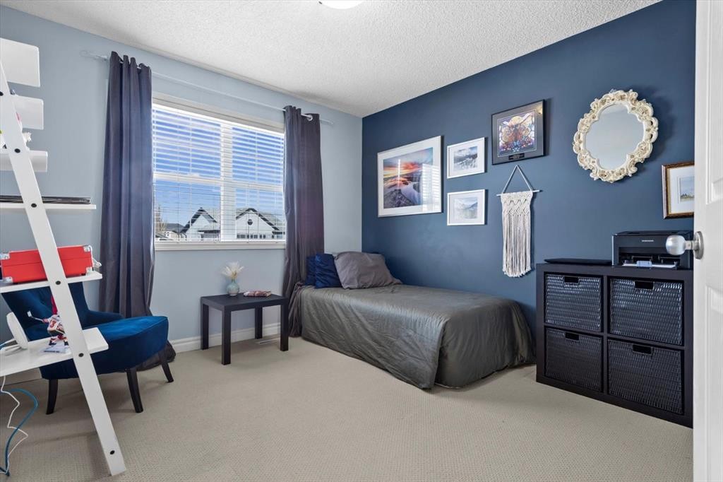 800 Prestwick Circle Se, Calgary, AB - Indoor Photo Showing Bedroom