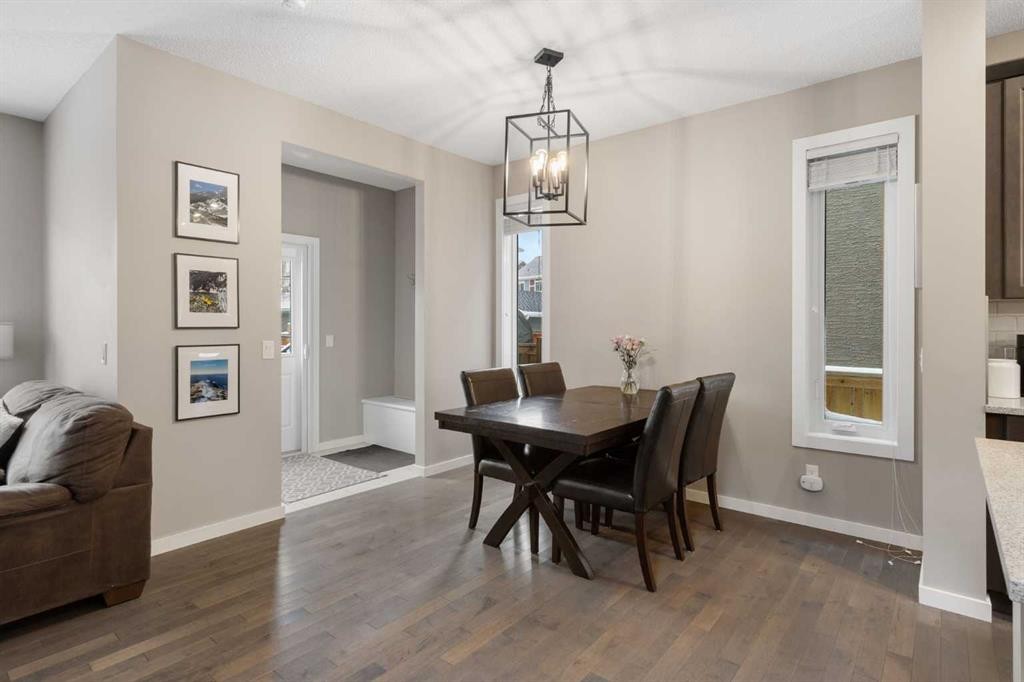 41 Marquis Common Se, Calgary, AB - Indoor Photo Showing Dining Room