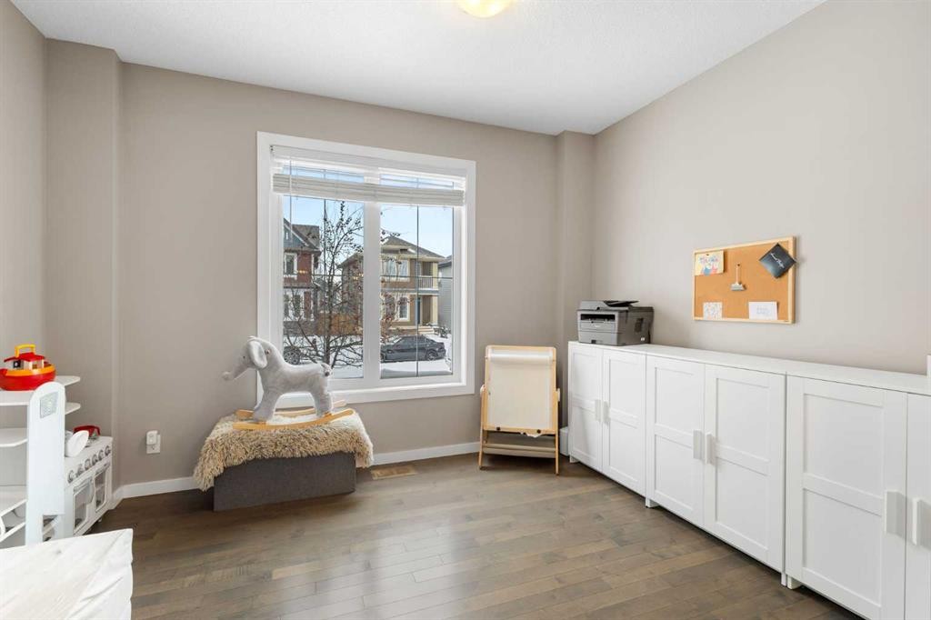 41 Marquis Common Se, Calgary, AB - Indoor Photo Showing Other Room