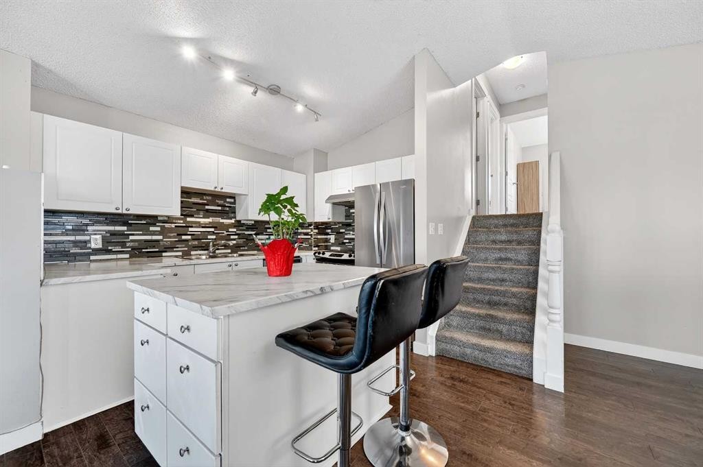 312 Martin Crossing Way Ne, Calgary, AB - Indoor Photo Showing Kitchen With Upgraded Kitchen