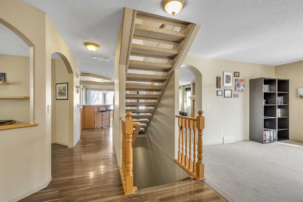 97 Everwillow Close Sw, Calgary, AB - Indoor Photo Showing Other Room