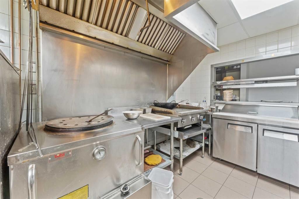 3220 17 Avenue Sw, Calgary, AB