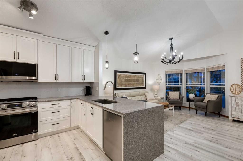 117 Cramond Crescent Se, Calgary, AB - Indoor Photo Showing Kitchen With Upgraded Kitchen