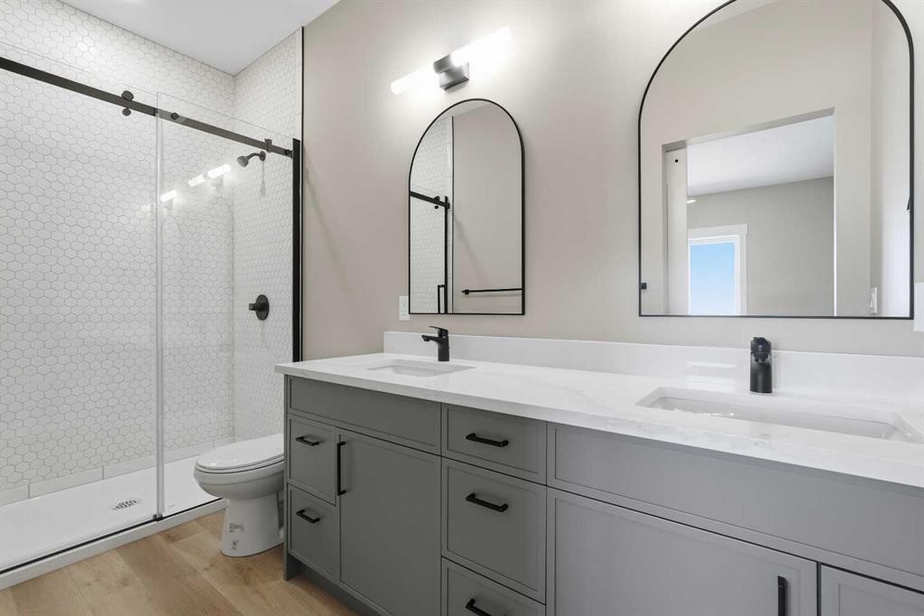 124 Coote Street, Cayley, AB - Indoor Photo Showing Bathroom
