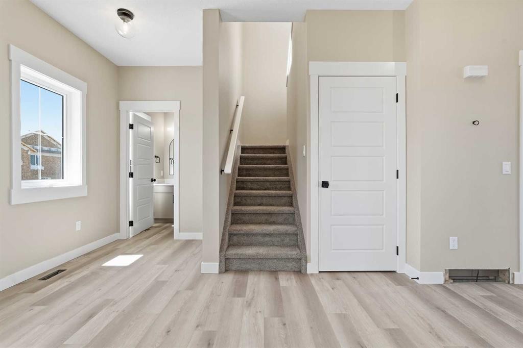 124 Coote Street, Cayley, AB - Indoor Photo Showing Other Room