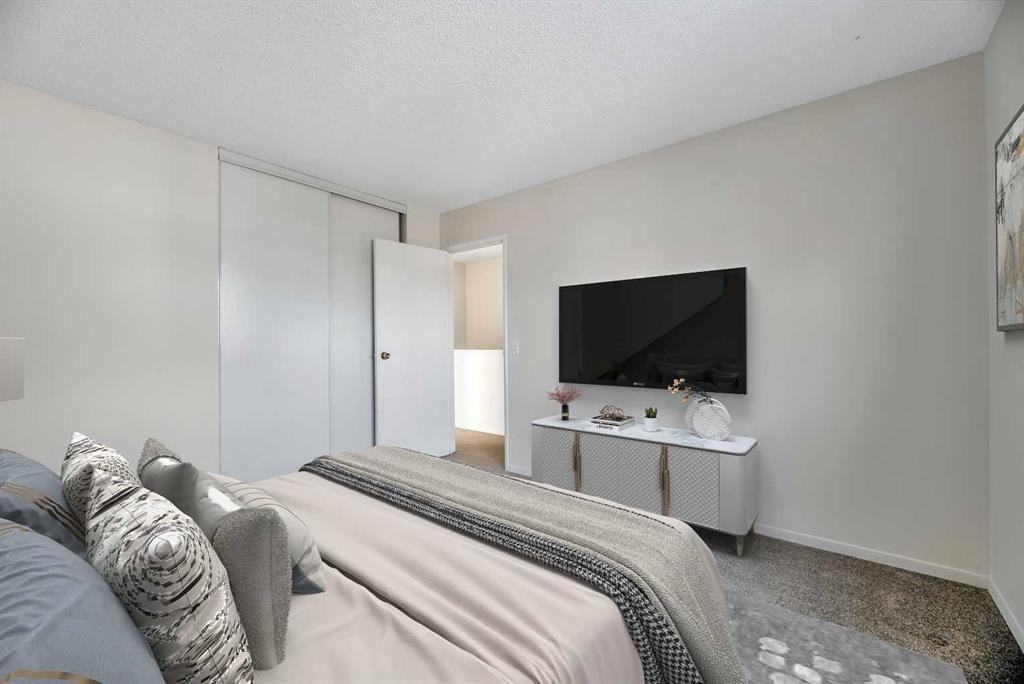 29-131 Templehill Drive Ne, Calgary, AB - Indoor Photo Showing Bedroom