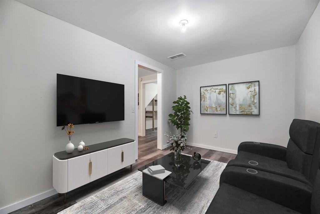 29-131 Templehill Drive Ne, Calgary, AB - Indoor Photo Showing Living Room